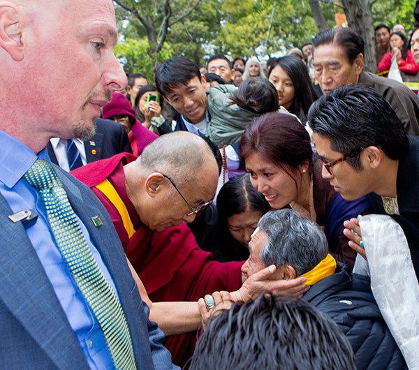 ༸གོང་ས་མཆོག་ནས་ཀེ་ལི་ཕོ་ནི་ཡ་ནང་བོད་མི་ཚོར་བླང་དོར་གྱི་བཀའ་སློབ། ༸གོང་ས་མཆོག་ནས་ཀེ་ལི་ཕོ་ནི་ཡ་ནང་བོད་མི་ཚོར་བླང་དོར་གྱི་བཀའ་སློབ།