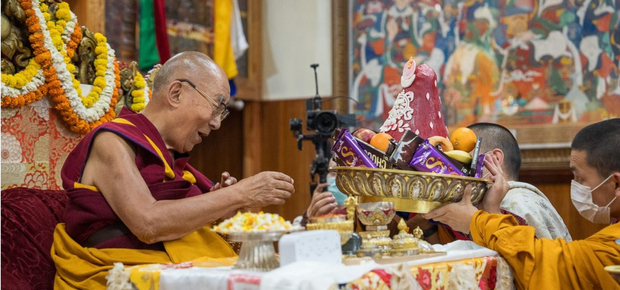 སྤྱི་ནོར་༧གོང་ས་༧སྐྱབས་མགོན་ཆེན་པོ་མཆོག་ལ་རིང་མིན་མོན་པའི་མི་མང་ཚོས་སྐུ་ཚེ་ཞབས་པད་བརྟན་པའི་བརྟན་བཞུགས་བསྟར་འབུལ་ཞུ་རྒྱུས་མཚོན་ཕྱི་ཟླ་དགུ་པའི་ནང་མཛད་འཆར་ཁག་ཅིག་བསྐྱོངས་གནང་མཛད་ཀྱི་འདུག