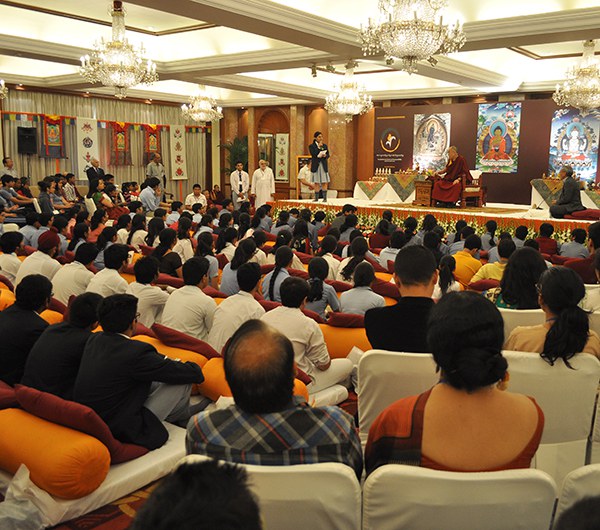 ༸གོང་ས་མཆོག་ནས་རྒྱ་གར་སློབ་མ་༥༠༠ལྷག་ལ་བཟང་སྤྱོད་དང་བྱམས་སྙིང་རྗེ་སྐོར་བཀའ་སློབ། ༸གོང་ས་མཆོག་ནས་རྒྱ་གར་སློབ་མ་༥༠༠ལྷག་ལ་བཟང་སྤྱོད་དང་བྱམས་སྙིང་རྗེ་སྐོར་བཀའ་སློབ།
