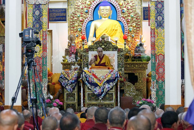 ཇོ་ལུགས་སྤྱན་རས་གཟིགས་ཡི་གེ་དྲུག་མའི་རྗེས་གནང་བཀའ་དྲིན་བསྩལ། ཇོ་ལུགས་སྤྱན་རས་གཟིགས་ཡི་གེ་དྲུག་མའི་རྗེས་གནང་བཀའ་དྲིན་བསྩལ།