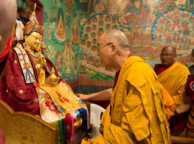 མཚོ་པདྨར་བཀའ་དབང་དང་གསུང་ཆོས།