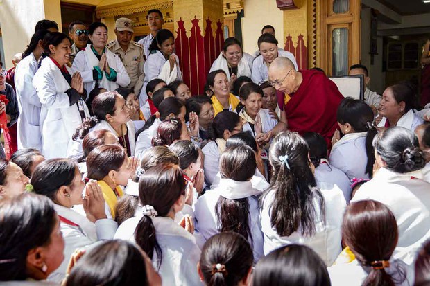 གཞན་ཕན་གྱི་སེམས་བཟང་པོའི་ངང་ནད་པར་རོགས་བྱེད་དགོས། གཞན་ཕན་གྱི་སེམས་བཟང་པོའི་ངང་ནད་པར་རོགས་བྱེད་དགོས།