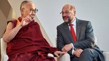 ཡོ་རོབ་ཏུ་བསྐྱངས་པའི་ཆོས་སྲིད་གཉིས་ཀྱི་མཛད་འཕྲིན།