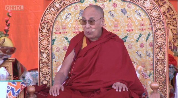 ༸གོང་ས་མཆོག་ནས་ལ་དྭགས་བོད་ཁྱིམ་སློབ་གྲྭར་བཀའ་སློབ།