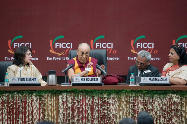 ༧གོང་ས་མཆོག་ནས་རྒྱ་གར་བུད་མེད་ཚོང་ལས་པ་༢༠༠ལྷག་ཙམ་ལ་བཀའ་སློབ། ༧གོང་ས་མཆོག་ནས་རྒྱ་གར་བུད་མེད་ཚོང་ལས་པ་༢༠༠ལྷག་ཙམ་ལ་བཀའ་སློབ།