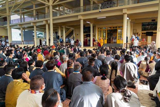 མི་རབས་ཤིག་མིན་པར་མི་རིགས་ཤིག་གི་དོན་དུ་ཡིན།