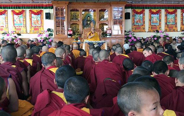 ༧གོང་ས་མཆོག་ནས་སྐུ་བཅར་རྣམ་རྒྱལ་གྲྭ་ཚང་ཕན་བདེ་ལེགས་བཤད་གླིང་གི་སློབ་གཉེར་ཁང་གསར་པ་དབུ་འབྱེད་མཛད་པ། ༧གོང་ས་མཆོག་ནས་སྐུ་བཅར་རྣམ་རྒྱལ་གྲྭ་ཚང་ཕན་བདེ་ལེགས་བཤད་གླིང་གི་སློབ་གཉེར་ཁང་གསར་པ་དབུ་འབྱེད་མཛད་པ།