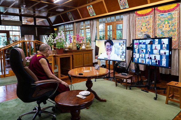 འགྲོ་བ་མིས་བཟོས་པའི་དཀའ་རྙོག་རྣམས་སེལ་རྒྱུའི་འགན་ཁུར་དང་ནུས་པ་འགྲོ་བ་མི་རང་ཉིད་ལ་ཡོད། ༧གོང་ས་མཆོག་གིས། འགྲོ་བ་མིས་བཟོས་པའི་དཀའ་རྙོག་རྣམས་སེལ་རྒྱུའི་འགན་ཁུར་དང་ནུས་པ་འགྲོ་བ་མི་རང་ཉིད་ལ་ཡོད། ༧གོང་ས་མཆོག་གིས།