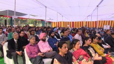 གཞོན་སྐྱེས་རྣམས་ནས་ཞི་བདེ་དང་བྱམས་བརྩེ་ལྡན་པའི་འཛམ་གླིང་ཞིག་བསྐྲུན་དགོས།
