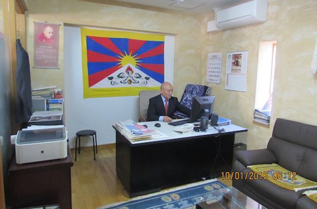 ༧གོང་ས་མཆོག་ཉི་ཧོང་དུ་ཆིབས་བསྒྱུར་བསྐྱང་གནང་མཛད་རྒྱུ།