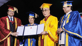 ༸གོང་ས་མཆོག་ལ་མཁས་དབང་གི་ཕྱག་འཁྱེར་འབུལ་ལམ་ཞུས་པ།