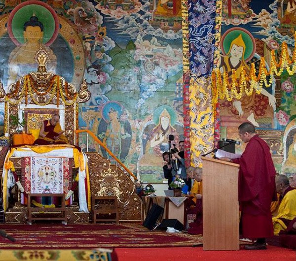 བོད་མིའི་སྙིང་སྟོབས་ལ་བསྔཊ་བརྗོད། བོད་མིའི་སྙིང་སྟོབས་ལ་བསྔཊ་བརྗོད།