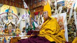 བོད་མིའི་ལྷག་བསམ་ལ་བསྔགས་བརྗོད་དང་སེམས་ཞུམ་མི་རུང་བ།