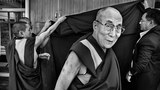 རྒྱ་གར་གྱི་པར་པ་གྲགས་ཅན་ར་གྷུ་རཡེ་ལགས་ཀྱིས་༸གོང་ས་མཆོག་ནི་ཀུན་ཁྱབ་ཀྱི་དབུ་ཁྲིད་ཅིག་ལ་ངོས་འཛིན་གནང་གི་ཡོད་པ།