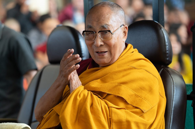 ས་ག་ཟླ་བའི་སྐབས་སྤྱི་ནོར་༧གོང་ས་སྐྱབས་མགོན་ཆེན་པོ་མཆོག་ནས་བཞུགས་སྒར་རྡ་རམ་སར་མཇལ་ཁ་དང་བཀའ་སློབ།