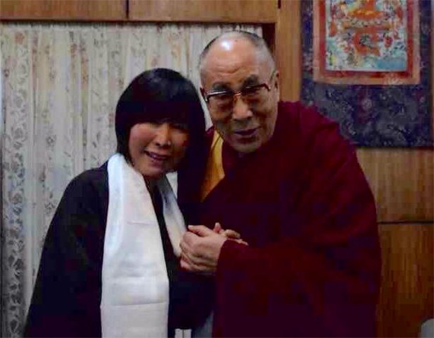 ཐེ་ཝན་གསར་འགོད་པས་༸གོང་ས་མཆོག་ལ་བཅར་འདྲི། ཐེ་ཝན་གསར་འགོད་པས་༸གོང་ས་མཆོག་ལ་བཅར་འདྲི།