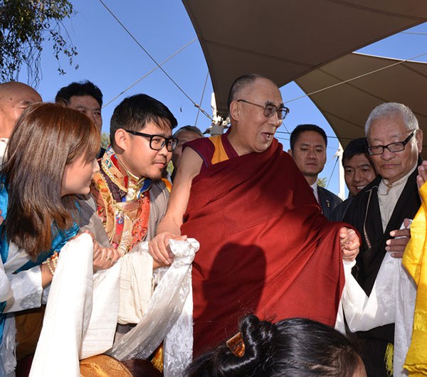 ཨོས་ཋརེ་ལི་ཡའི་བོད་མིར་མཇལ་ཁ།