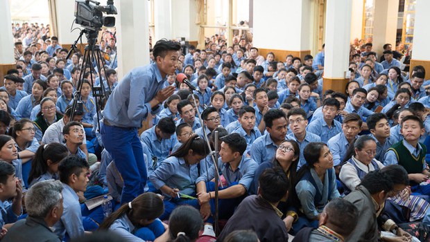 བོད་ཕྲུག་ཚོས་མི་རབས་རྒན་པའི་རྒྱུད་འཛིན་ཐུབ་པ་དགོས།