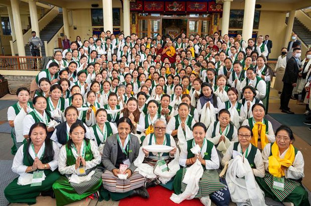 བེུད་ལྷན་ཚོགས་ཀྱི་རྒྱལ་ཡོངས་ཚོགས་ཆེན་ཐེངས་༡༤པའི་ཚོགས་བཅར་བ་རྣམས་ལ་མཇལ་ཁ།