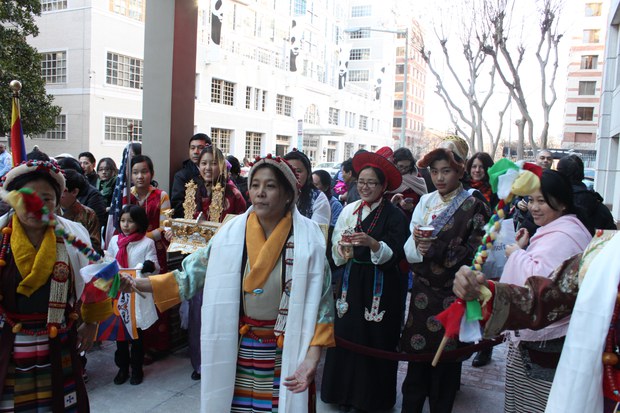 དམིགས་བསལ་དགའ་སྟོན་གྱི་འདུ་འཛོམས། དམིགས་བསལ་དགའ་སྟོན་གྱི་འདུ་འཛོམས།