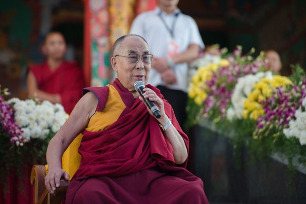 བྱམས་བརྩེ་ཡར་རྒྱས་ཐོག་བུད་མེད་ཀྱིས་ནུས་པ།