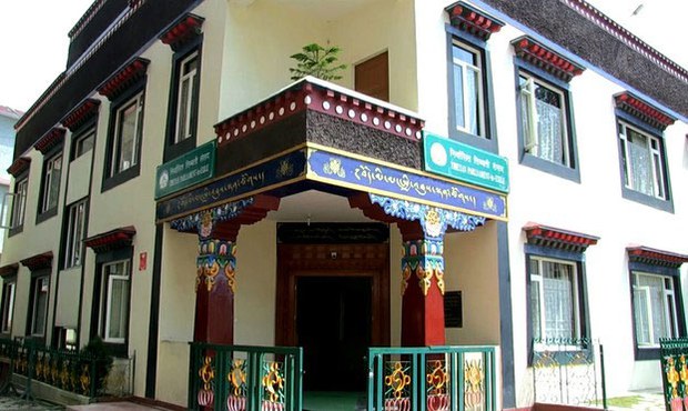 བོད་ཀྱི་སྒྲིག་འཛུགས་ཀྱི་ལྷན་ཁང་ཁག་གི་ལས་བསྡོམས།