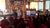 དགའ་ལྡན་དགོན་དུ་ནང་ཆོས་དང་ཚན་རིག་བར་བགྲོ་གླེང་།