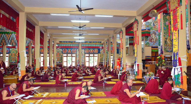དགེ་ལྡན་ལུགས་བཟང་གཙུག་ལག་སློབ་གཉེར་ཁང་ཆེན་མོའི་༢༠༡༨་ལོའི་རྒྱུགས་སྤྲོད་ནང་ཚན་རིག་ཁ་སྣོན་བྱས་པ། དགེ་ལྡན་ལུགས་བཟང་གཙུག་ལག་སློབ་གཉེར་ཁང་ཆེན་མོའི་༢༠༡༨་ལོའི་རྒྱུགས་སྤྲོད་ནང་ཚན་རིག་ཁ་སྣོན་བྱས་པ།