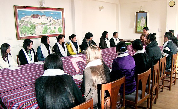 སྐྲ་མཛེས་བཟོའི་ཆེད་ལས་སྦྱོང་བརྡར་མཇུག་སྒྲིལ། སྐྲ་མཛེས་བཟོའི་ཆེད་ལས་སྦྱོང་བརྡར་མཇུག་སྒྲིལ།