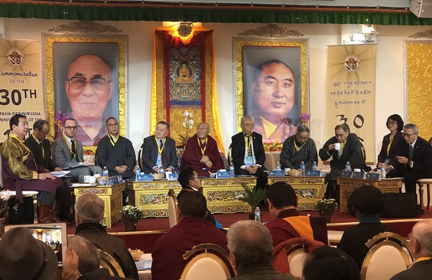༧ཀུན་གཟིགས་པཎ་ཆེན་སྐུ་ཕྲེང་བཅུ་བ་མཆོག་དགོངས་པ་རྫོགས་ནས་མི་ལོ་སུམ་ཅུ་འཁོར་བའི་དུས་དྲན་སྲུང་བརྩི། ༧ཀུན་གཟིགས་པཎ་ཆེན་སྐུ་ཕྲེང་བཅུ་བ་མཆོག་དགོངས་པ་རྫོགས་ནས་མི་ལོ་སུམ་ཅུ་འཁོར་བའི་དུས་དྲན་སྲུང་བརྩི།