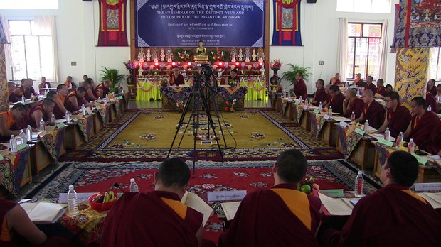 སྔ་འགྱུར་རྙིང་མའི་ཐུན་མིན་ལྟ་གྲུབ་བགྲོ་གླེང་ཐེངས་དྲུག་པ། སྔ་འགྱུར་རྙིང་མའི་ཐུན་མིན་ལྟ་གྲུབ་བགྲོ་གླེང་ཐེངས་དྲུག་པ།