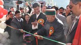 ཧི་མ་ལ་ཡའི་སྒྱུ་རྩལ་འགྲེམས་སྟོན་དབུ་འབྱེད་གནང་བཞིན་པ།