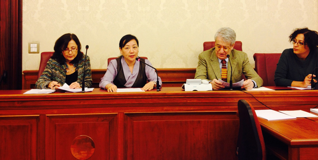 ཨི་ཊ་ལིའི་གྲོས་ཚོགས་གོང་མའི་ནང་བོད་དོན་ཉན་ཞིབ་སྐབས།