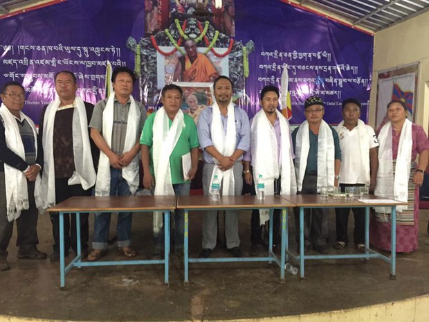མོན་གྷོ་གཞོན་ནུ་དབུས་དང་ཆིག་སྒྲིལ།
