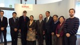 ཨི་ཊ་ལིའི་རང་སྐྱོང་མངའ་ཁུལ་ལྷོ་ཊི་རོལ་གྱི་རྒྱལ་ས་བྷོལ་ཛ་ནོར་རྟེན་གཞི་བྱས་པའི་ཡུ་རོབ་ཤེས་ཡོན་བསྟི་གནས་ཁང་དུ།