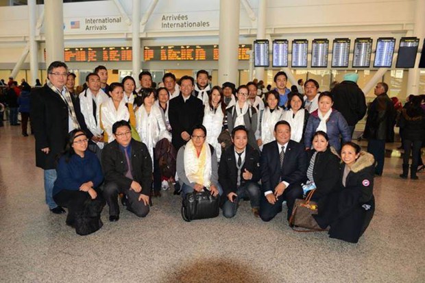 བོད་མི་སྐྱབས་བཅོལ་གནས་སྤོར་བ་རིམ་པ་དང་པོ་ཁཱ་ན་ཊར་འབྱོར་སྐབས། བོད་མི་སྐྱབས་བཅོལ་གནས་སྤོར་བ་རིམ་པ་དང་པོ་ཁཱ་ན་ཊར་འབྱོར་སྐབས།