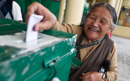 འོས་བསྡུ་ཆེན་མོ། འོས་བསྡུ་ཆེན་མོ།