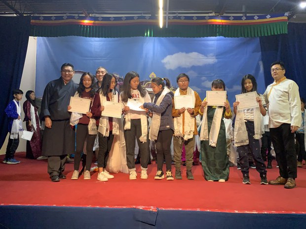 རིག་གཞུང་སློབ་གྲྭའི་སློབ་ཕྲུག་ནང་ཁུལ་ངག་རྩལ་འགྲན་བསྡུར།