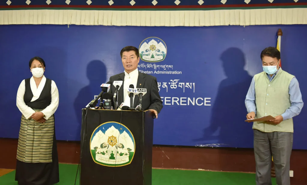 སྲིད་སྐྱོང་གཟེངས་རྟགས་ལེན་མཁན་སློབ་ཕྲུག་བཅུ་དགུ་བྱུང་འདུག སྲིད་སྐྱོང་གཟེངས་རྟགས་ལེན་མཁན་སློབ་ཕྲུག་བཅུ་དགུ་བྱུང་འདུག