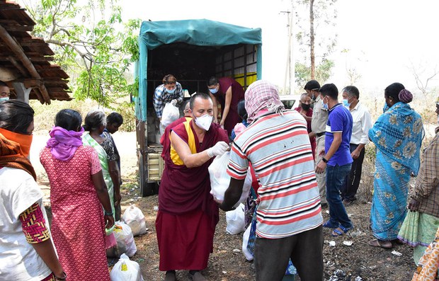 རྒྱ་གར་གྱི་བཙན་བྱོལ་བོད་མི་དང་ཏོག་དབྱིབས་འགོས་ནད། རྒྱ་གར་གྱི་བཙན་བྱོལ་བོད་མི་དང་ཏོག་དབྱིབས་འགོས་ནད།