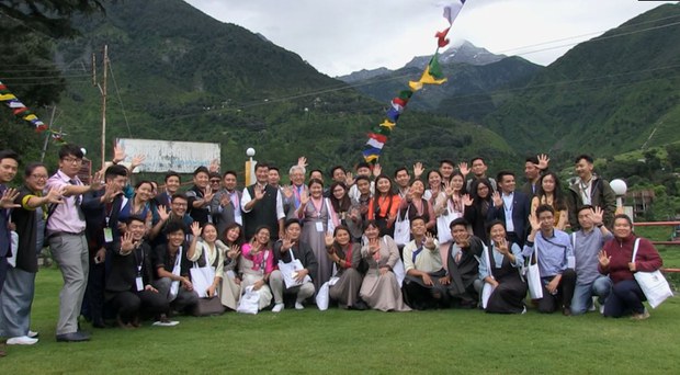 བཙན་བྱོལ་ནང་གི་གཞོན་སྐྱེས་དང་འབྱུར་འགྱུར་གྱི་བོད།