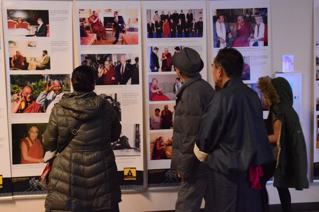 བོད་དོན་དང་འབྲེལ་བའི་དཔར་རིས་འགྲེམས་སྟོན། བོད་དོན་དང་འབྲེལ་བའི་དཔར་རིས་འགྲེམས་སྟོན།