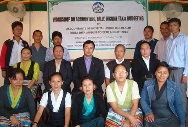 སྨན་ཁང་གི་རྩིས་པ་རྣམས་ལ་ཟབ་སྦྱོང་གནང་བ། སྨན་ཁང་གི་རྩིས་པ་རྣམས་ལ་ཟབ་སྦྱོང་གནང་བ།