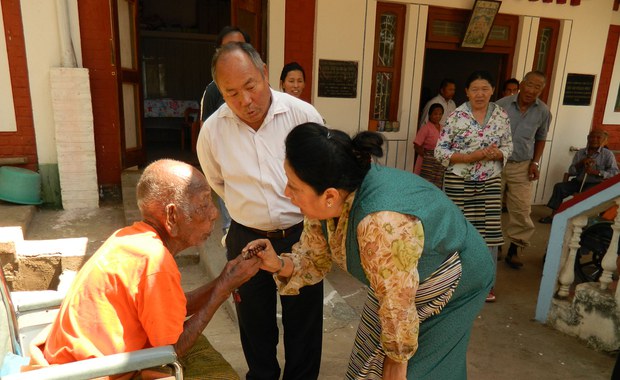 ནང་སྲིད་བཀའ་བློན་མཆོག་རྒྱ་གར་ལྷོ་ཕྱོགས་སུ་ཕེབས་པ། ནང་སྲིད་བཀའ་བློན་མཆོག་རྒྱ་གར་ལྷོ་ཕྱོགས་སུ་ཕེབས་པ།