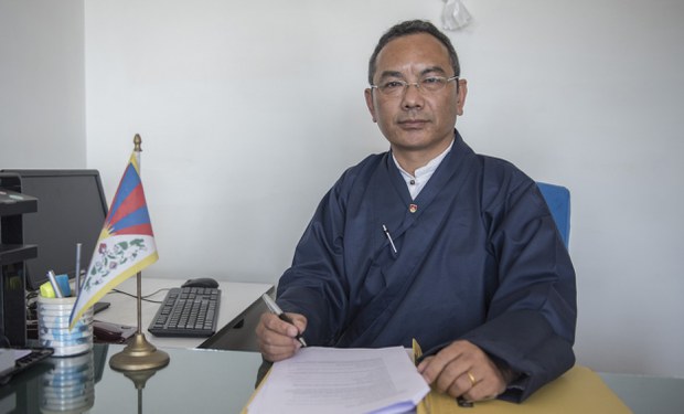 ཨ་རིའི་གྲོས་ཚོགས་འཐུས་མི་ཞིག་གིས་བོད་རང་སྐྱོང་ལྗོངས་རང་བཙན་རྒྱལ་ཁབ་ཅིག་ཡིན་པའི་ཁྲིམས་འཆར་བཏོན་གནང་བ།