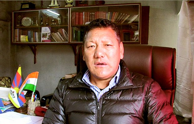 རྒྱ་གར་གྱི་འོས་འཕེན་ལག་ཁྱེར་ཡོད་པའི་བོད་མི་ཚོས་སྐྱབས་བཅོལ་ལག་ཁྱེར་རྩིས་སྤྲོད་བྱ་དགོས་པ།