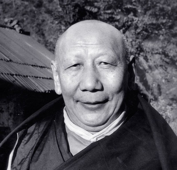དྭགས་པོ་རིན་པོ་ཆེ་དང་གླིང་རིན་པོ་ཆེ་སྐུ་ཐོག་དྲུག་པའི་འབྲེལ་བ། དྭགས་པོ་རིན་པོ་ཆེ་དང་གླིང་རིན་པོ་ཆེ་སྐུ་ཐོག་དྲུག་པའི་འབྲེལ་བ།