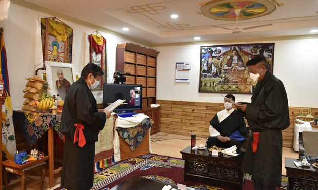 བཙན་བྱོལ་ནང་གི་དམངས་གཙོའི་སྤྱི་ཚོགས།