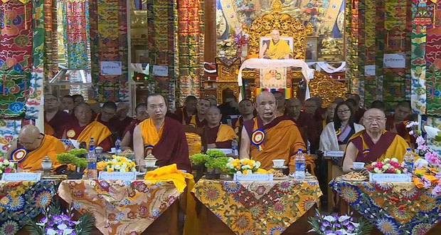 ལེགས་བཤད་གསེར་ཕྲེང་གི་བགྲོ་གླེང་ཆེན་མོ་ཚོགས་ཡོད་པ།