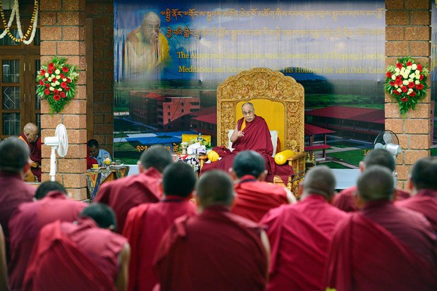འབྲས་སྤུངས་བློ་གསལ་གླིང་གྲྭ་ཚང་གི་སྒོམ་སྒྲུབ་ཁང་དང་ཚན་རིག་ལྟེ་གནས་ཁང་དབུ་འབྱེད་ཐད་གླེང་མོལ། འབྲས་སྤུངས་བློ་གསལ་གླིང་གྲྭ་ཚང་གི་སྒོམ་སྒྲུབ་ཁང་དང་ཚན་རིག་ལྟེ་གནས་ཁང་དབུ་འབྱེད་ཐད་གླེང་མོལ།